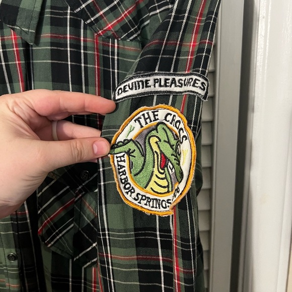 Rolling Paper with Patches Green Plaid Button Up Long Sleeve Shirt - Picture 5 of 11